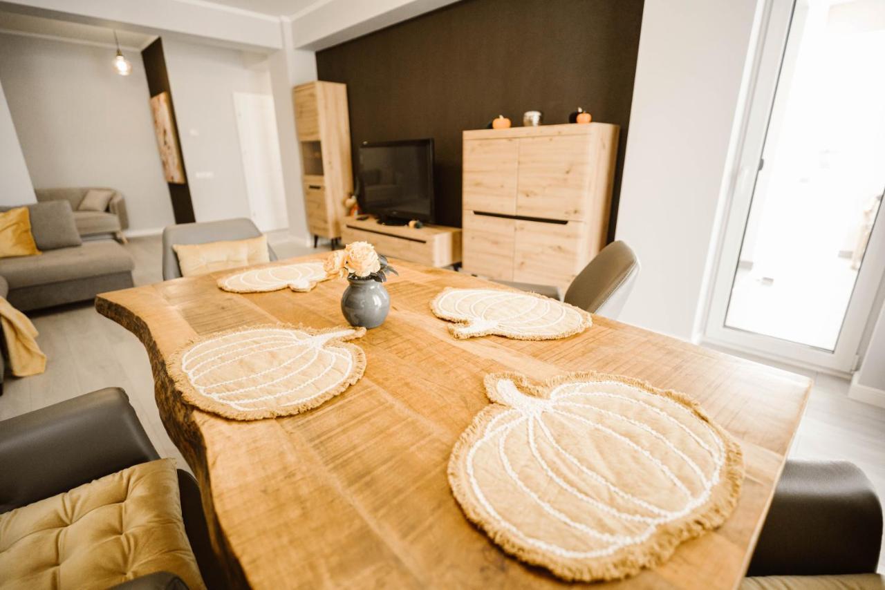 Sibiu Ezonia Central Apartment Buitenkant foto