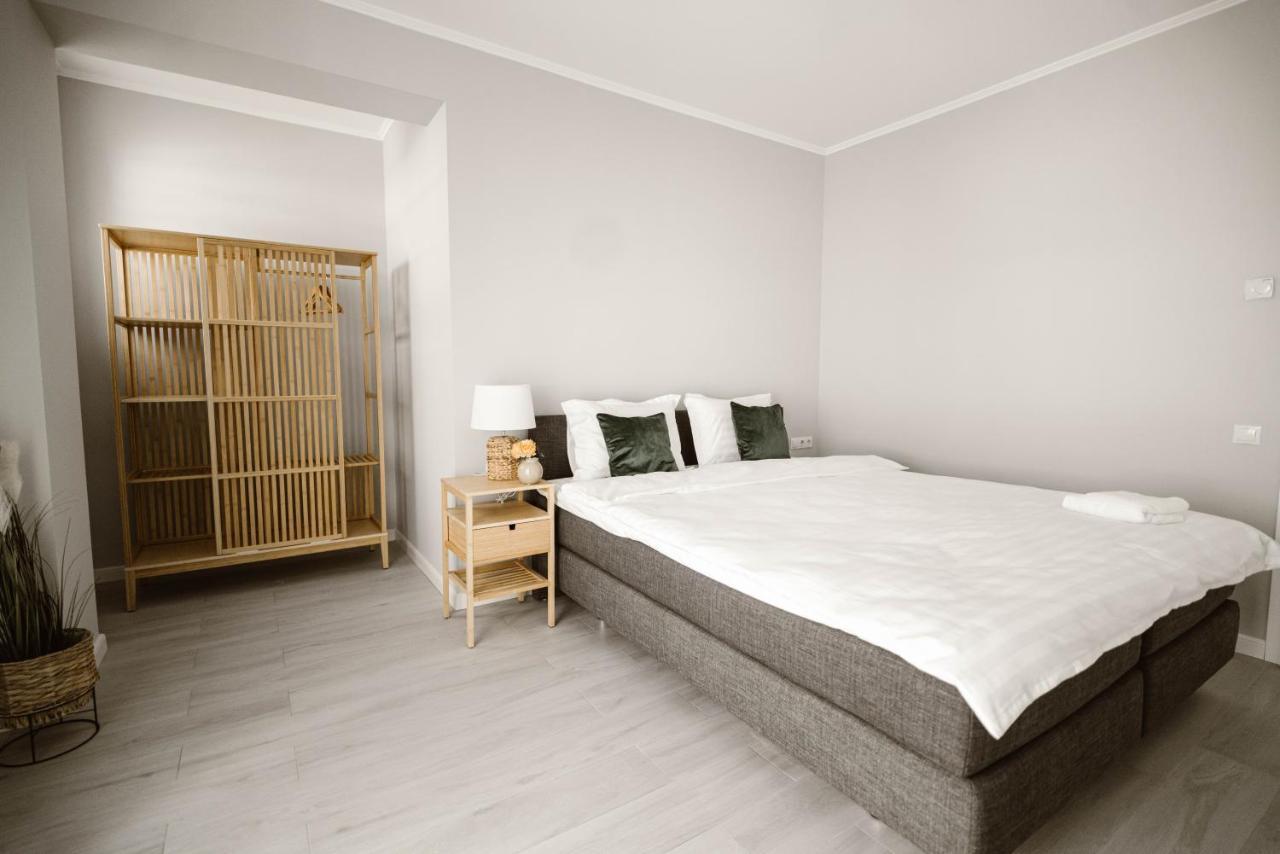 Sibiu Ezonia Central Apartment Buitenkant foto